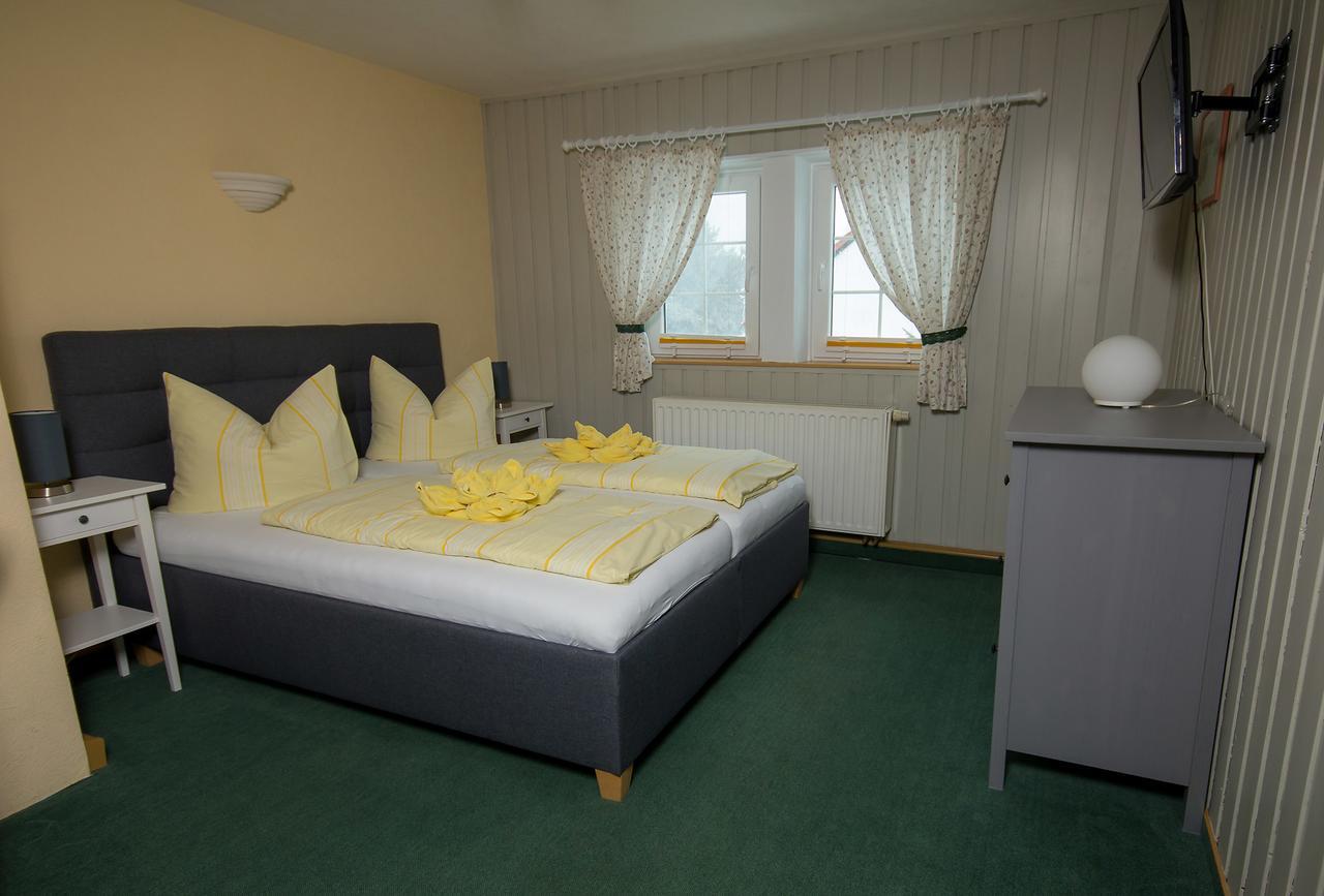Pension Immergruen Kurort Jonsdorf Bagian luar foto