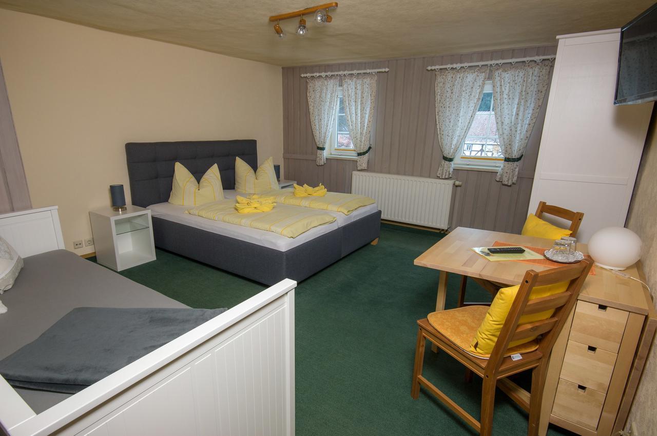 Pension Immergruen Kurort Jonsdorf Bagian luar foto